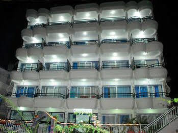 Ozgun Apart Hotel Kusadası Eksteriør billede